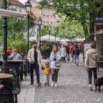 Straßencafés am Fluss im Zentrum von Ljubljana