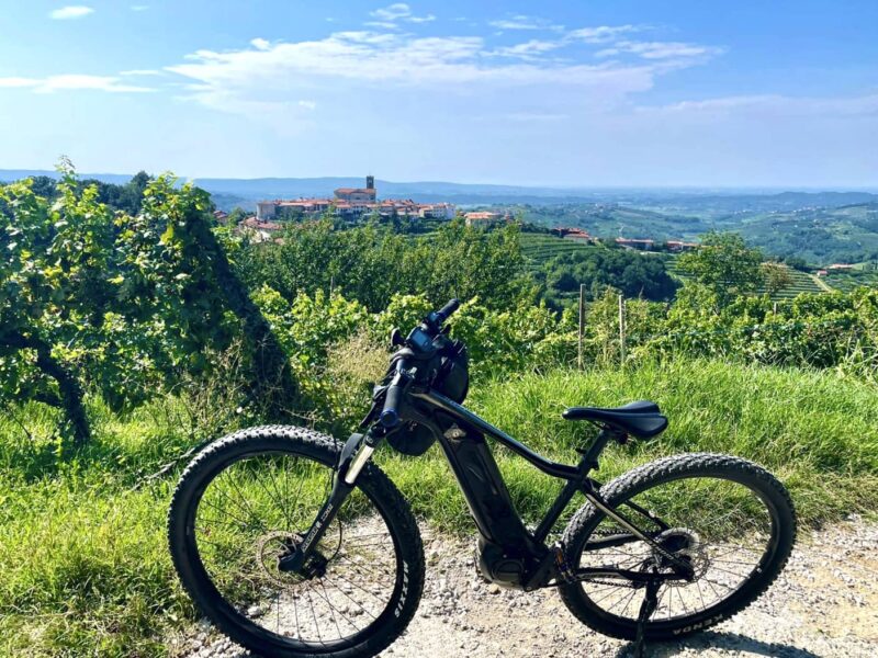 Mit dem E-Bike durch die Weinregion Brda