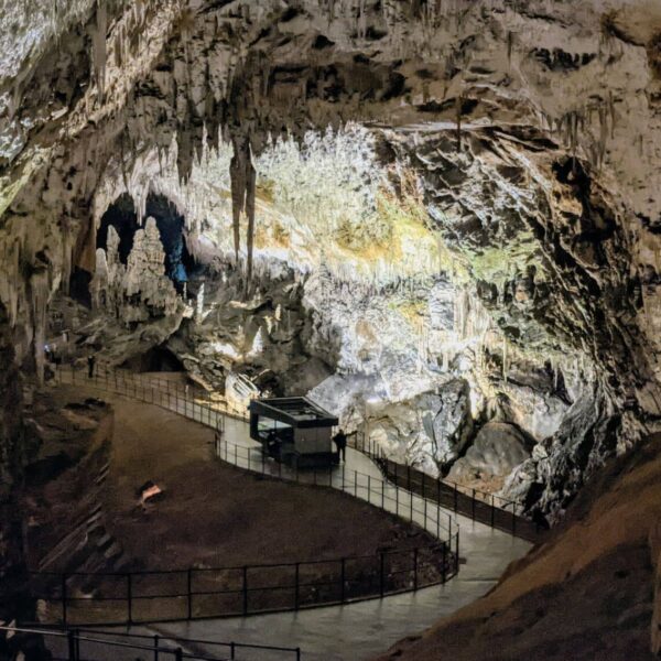 Im Inneren der Postojna-Höhle